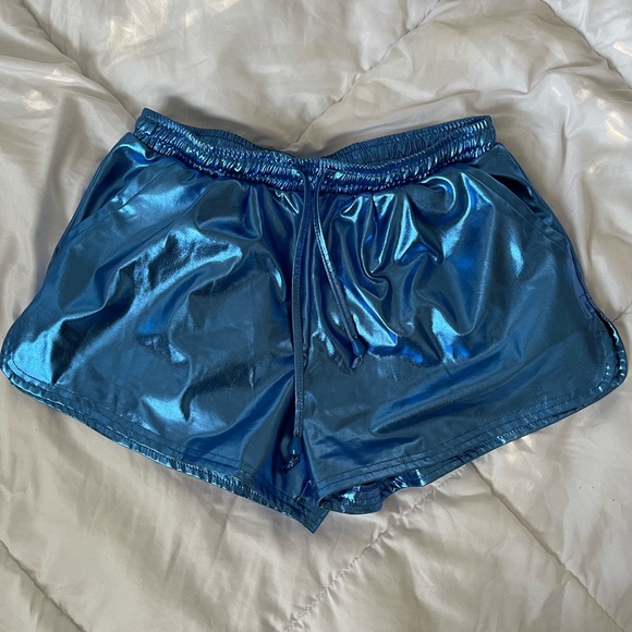 High-waisted shiny blue shorts - Picture 2 of 5